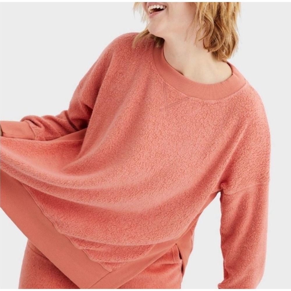 Aerie Chilled Out Textured Fleece Sweatshirt Coral Crew‎ Neck Relaxed Fit Size M